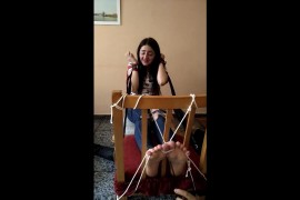 Rebeca Cries Whit Lauht - H661