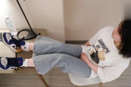 巴士女生白袜嫩脚 - F357