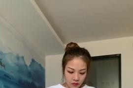 白短袖美女竖屏 - E058