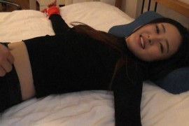 黑衣美女挠痒痒tk - F755